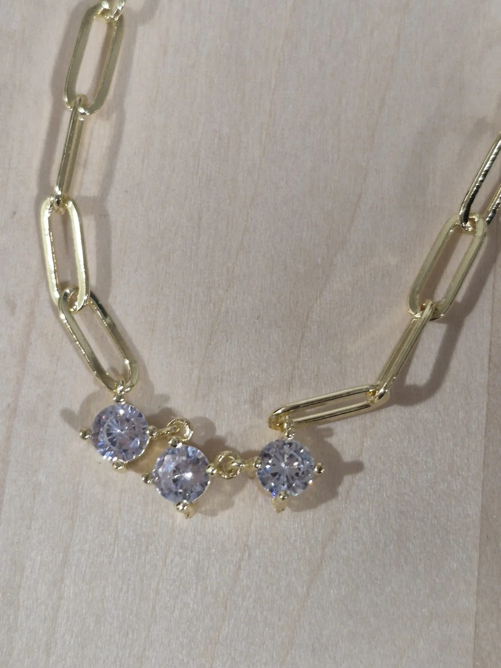 💛💛NEW💛💛 BEAUTIFUL!! Three CZ Minimalist PaperClip Necklace In GOLD Plating